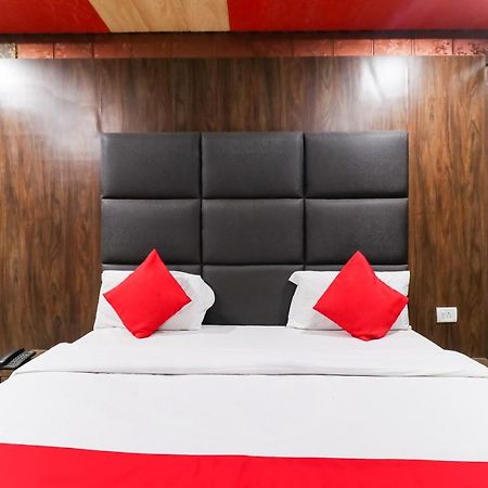 Oyo 6908 Hotel Royal City Āzamgarh Екстериор снимка