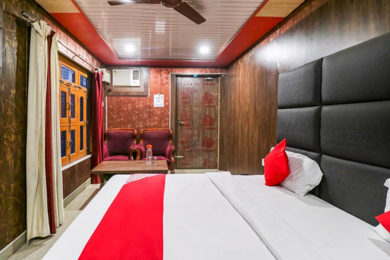 Oyo 6908 Hotel Royal City Āzamgarh Стая снимка